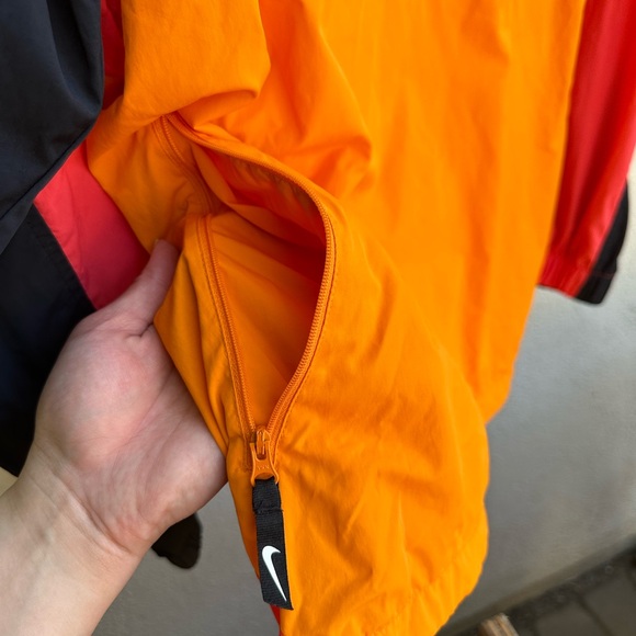Nike - half zip up windbreaker size XL - Picture 7 of 7